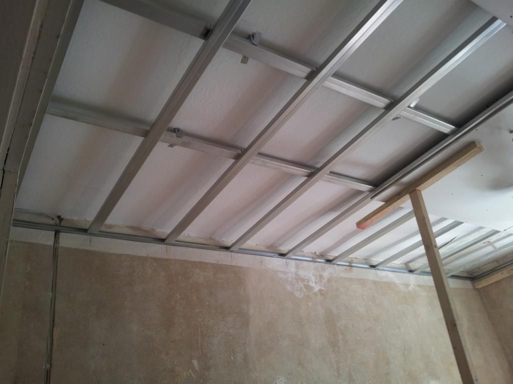 Executam Rigips pentru blocuri, apartamente, vile, case.